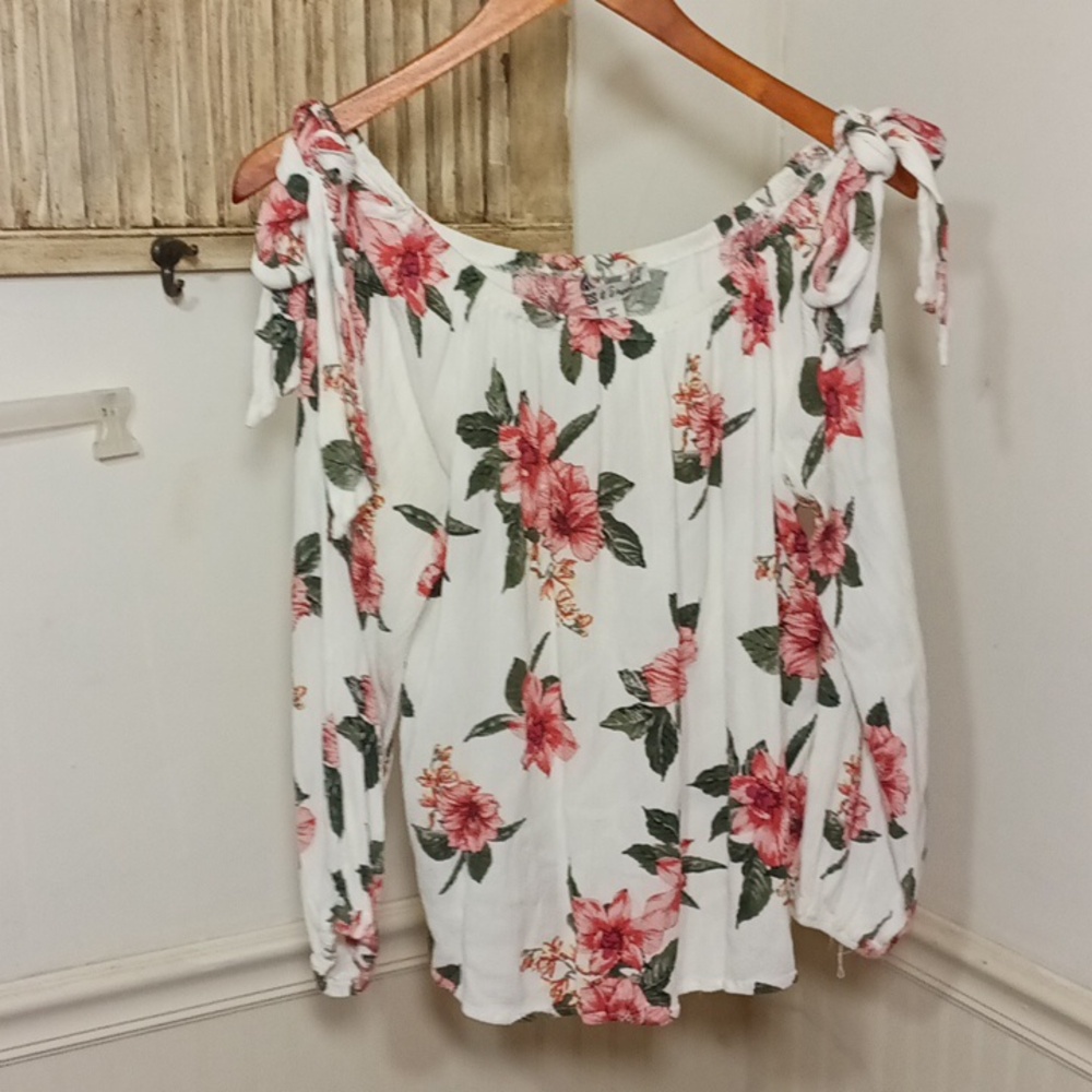 Gypsies & Moondust Floral Off-Shoulder Blouse - White and Pink